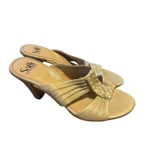 Sofft Gold Slip On Heeled Leather Sandals‎ Size 9